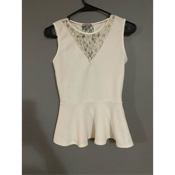 Charlotte Russe White Peplum Lace Top Size Small - Picture 1 of 3